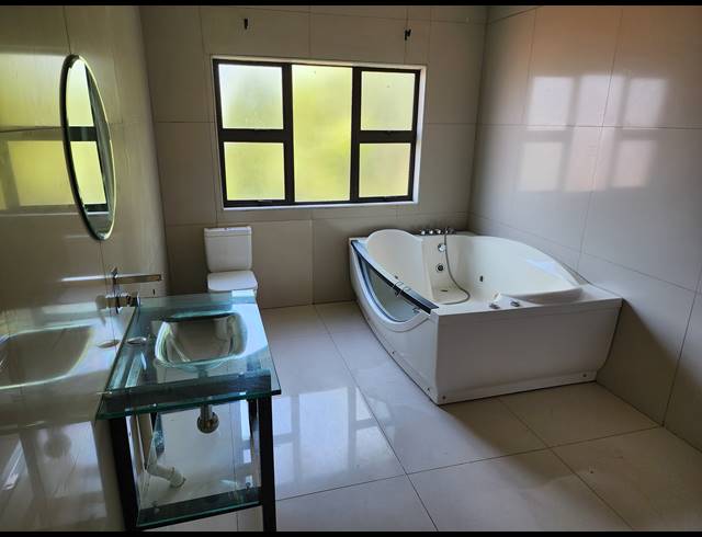 5 BEDROOM FREEHOLD FOR SALE IN WATERBERRY COUNTRY ESTATE